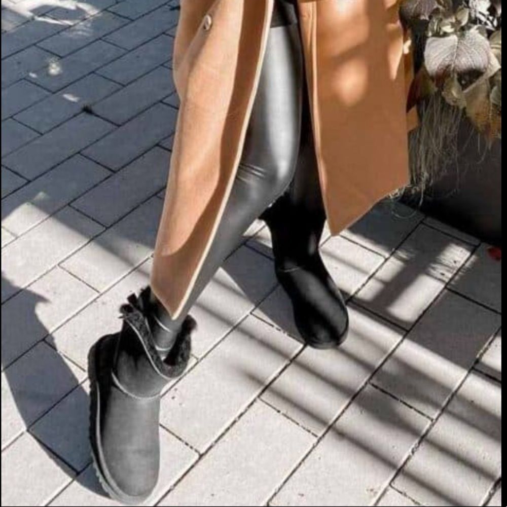 Koolaburra UGG Womens Andrah Tie Back Black Suede Sheepskin Boots Mid-Calf Sz. 8